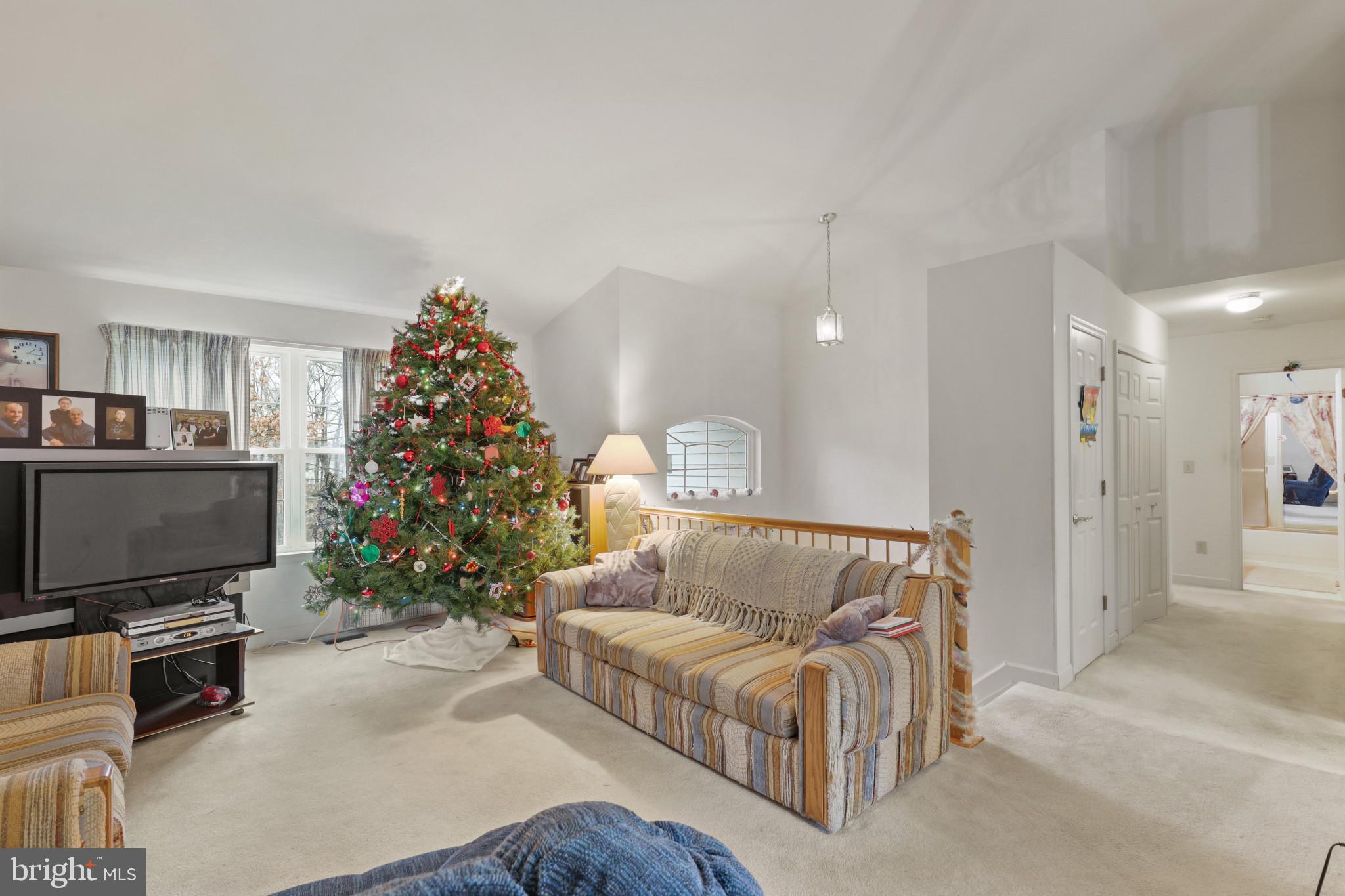 EQUESTRIAN ACRES - Residential