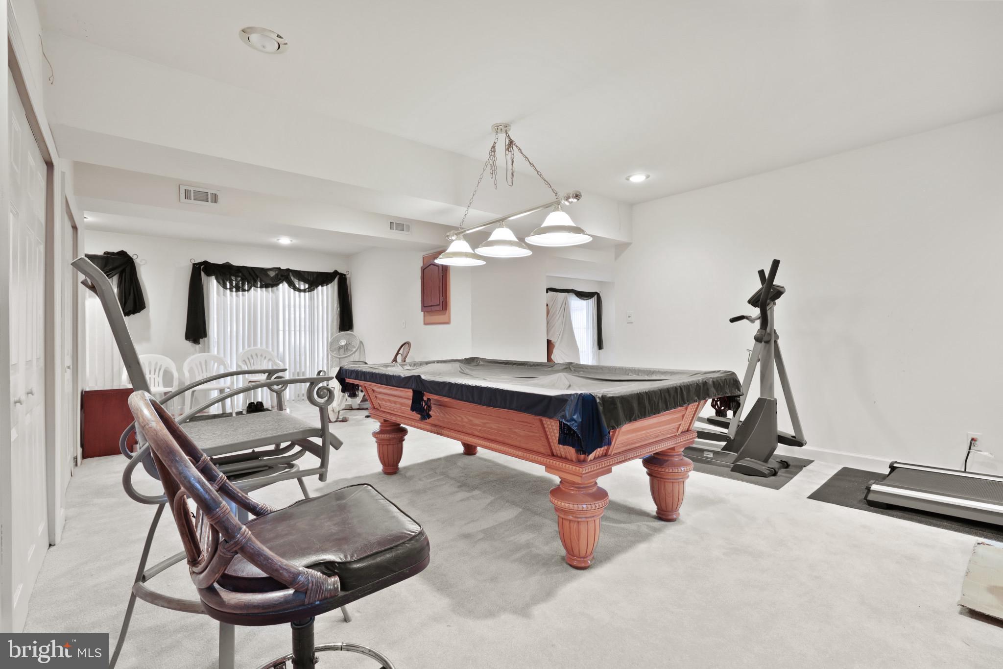 EQUESTRIAN ACRES - Residential