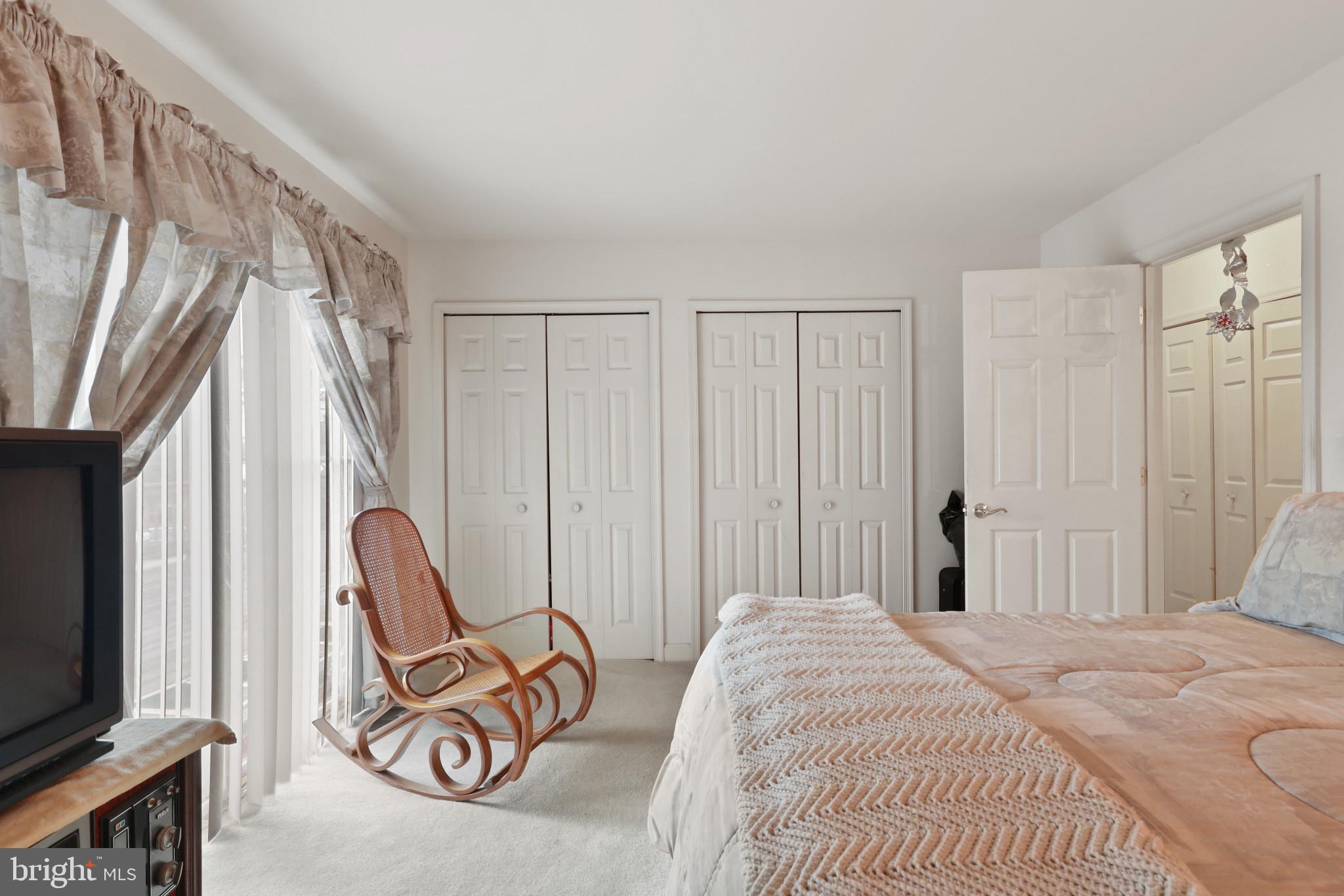 EQUESTRIAN ACRES - Residential