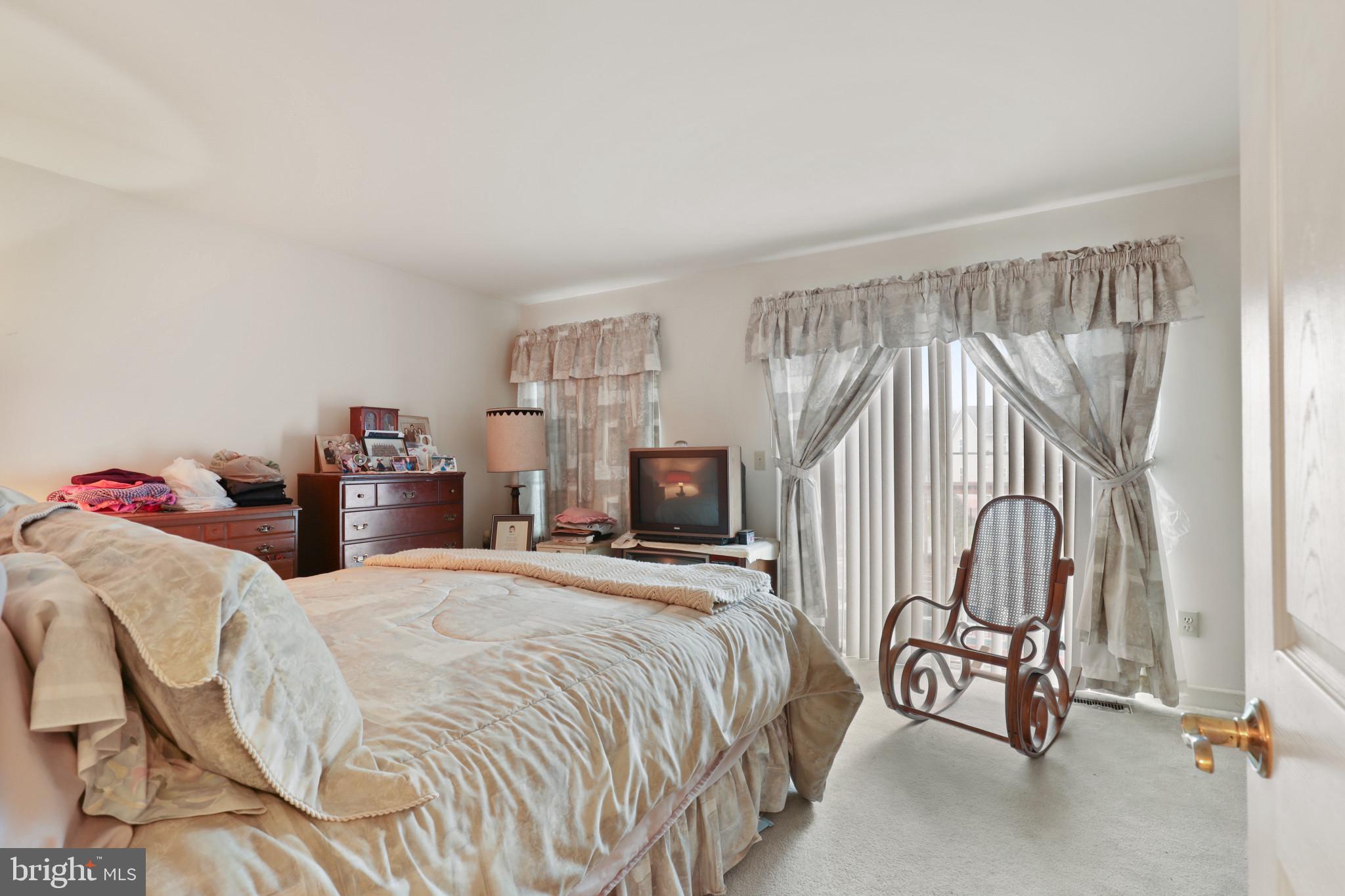 EQUESTRIAN ACRES - Residential