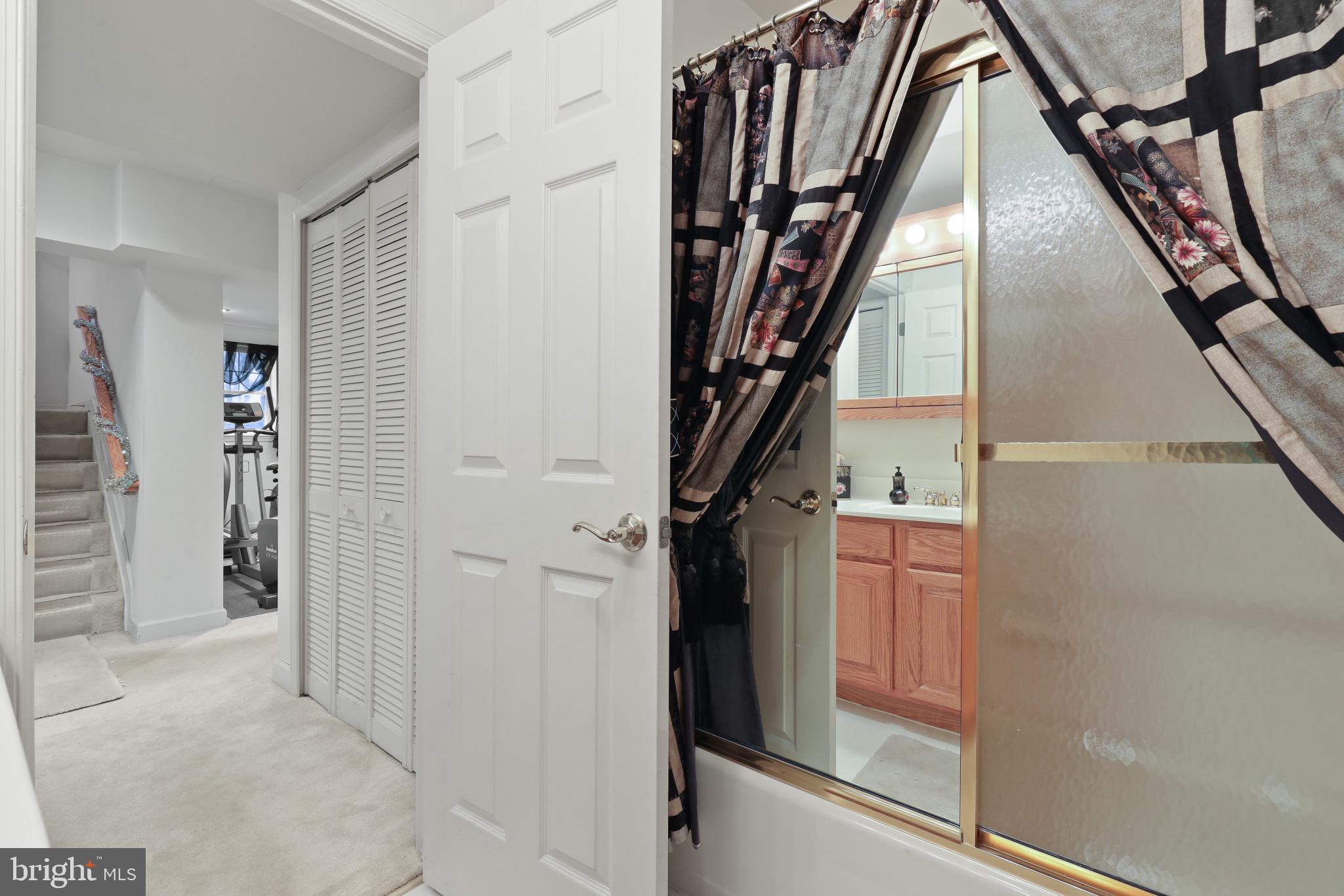 EQUESTRIAN ACRES - Residential