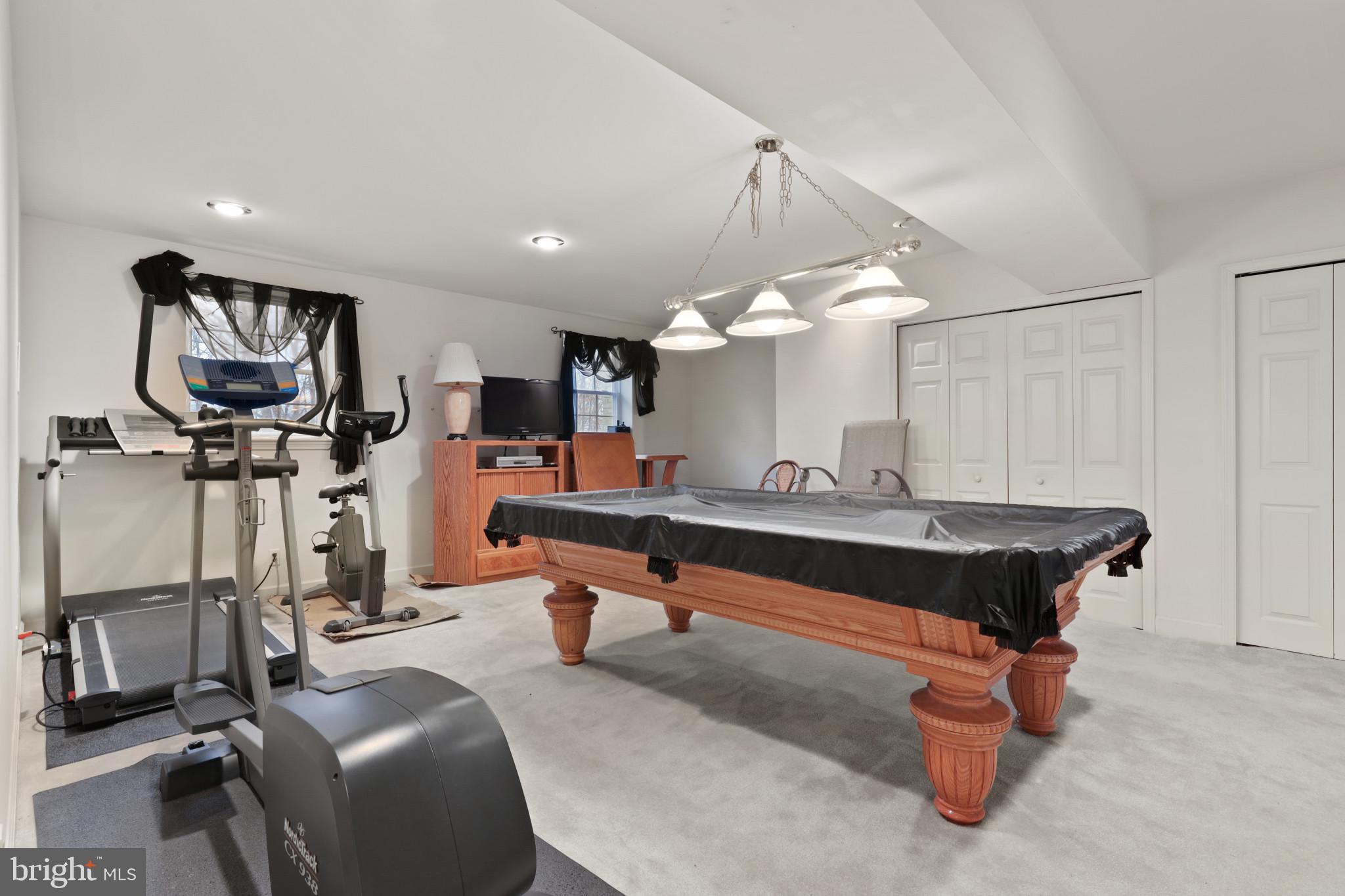 EQUESTRIAN ACRES - Residential