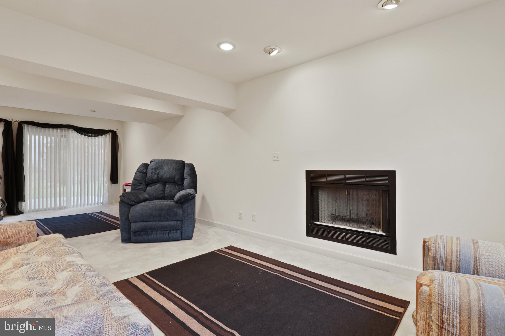 EQUESTRIAN ACRES - Residential