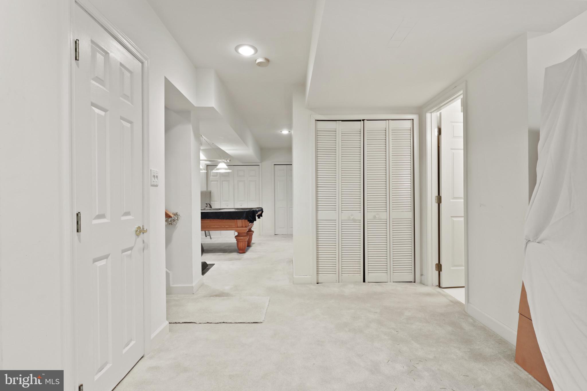 EQUESTRIAN ACRES - Residential