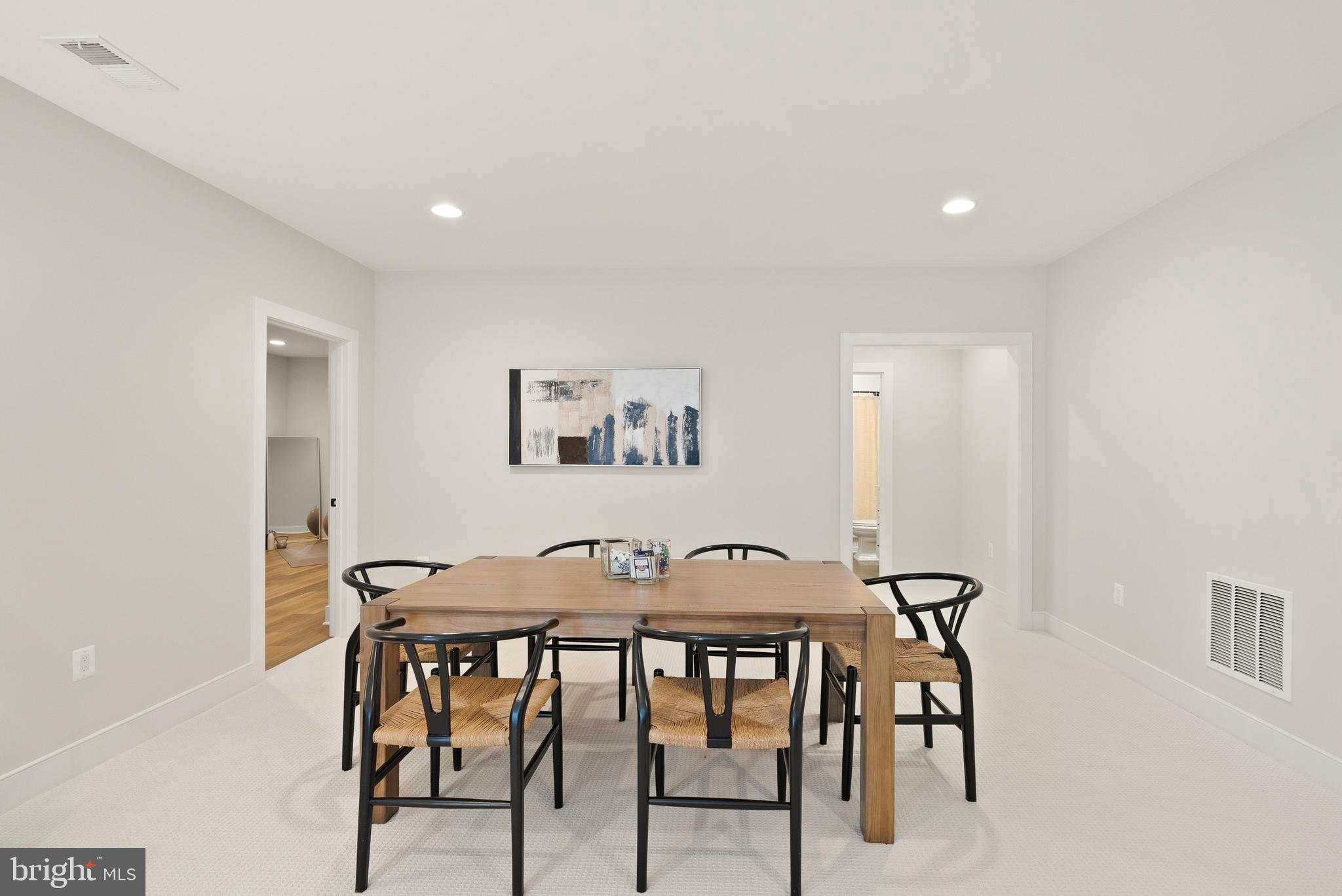 VIENNA WOODS - Residential