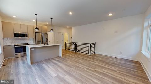 Condo For Rent - 812 N 16th Street #2<br/> PHILADELPHIA, PA 19130