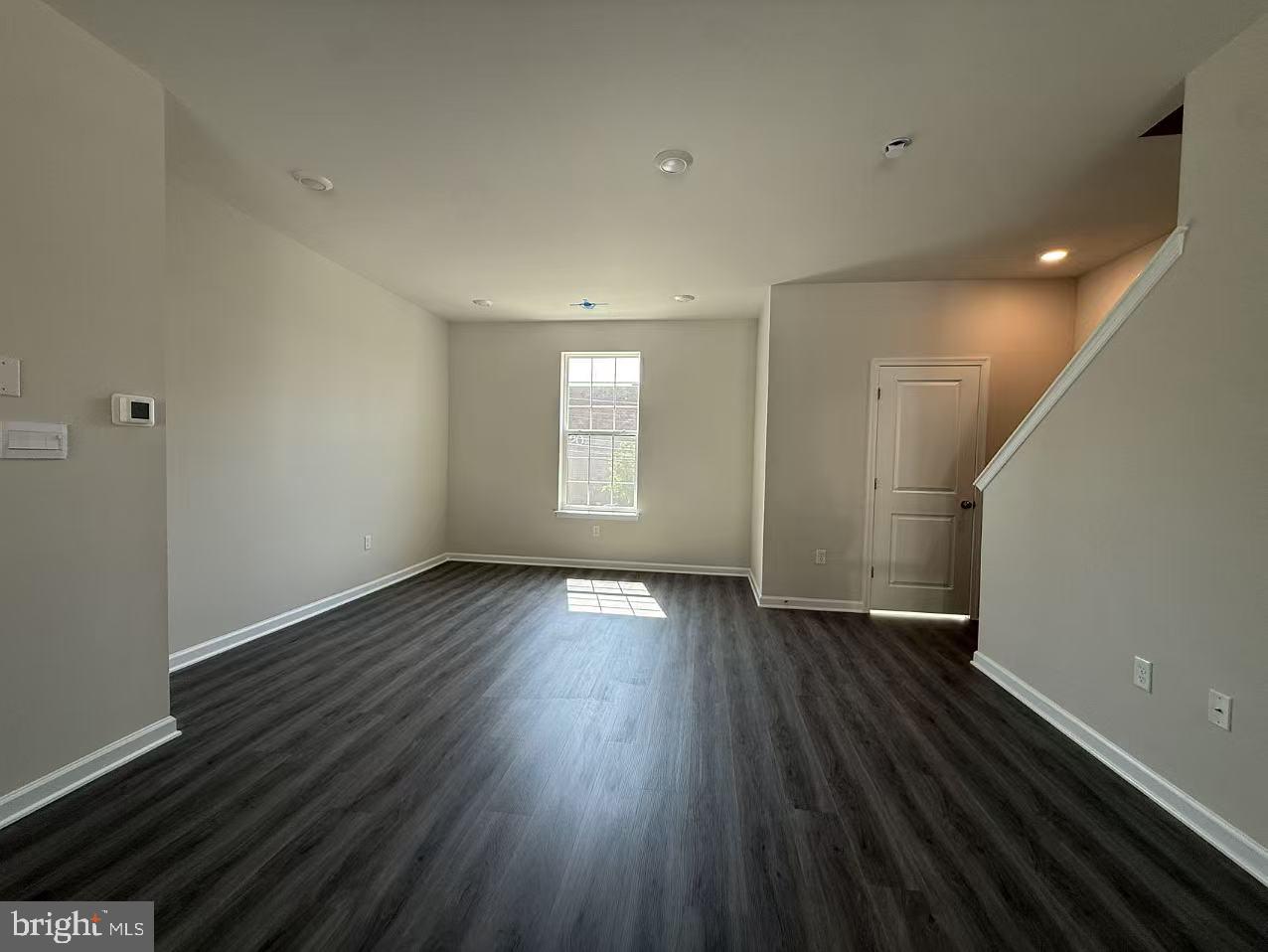 25 CLEMENTON ROAD E