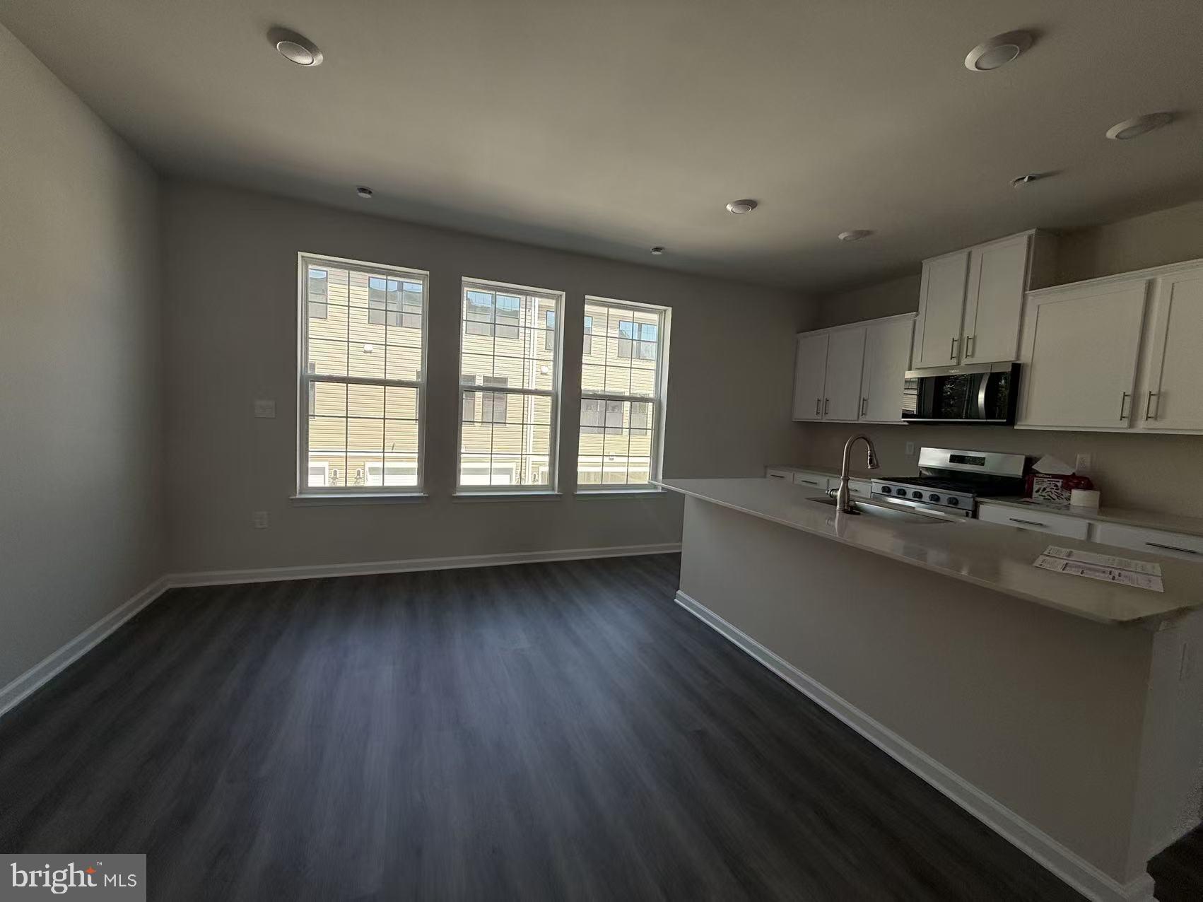 25 CLEMENTON ROAD E