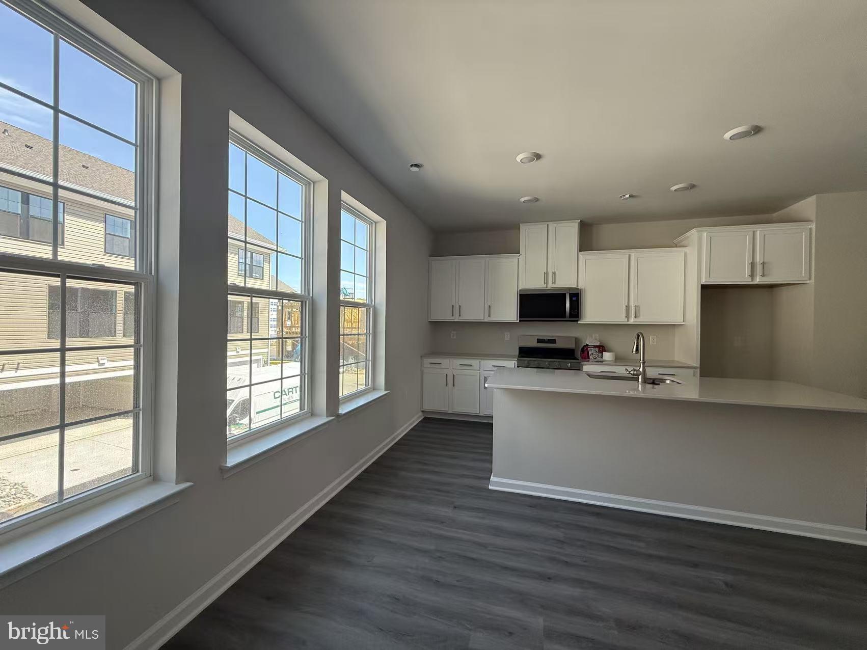 25 CLEMENTON ROAD E