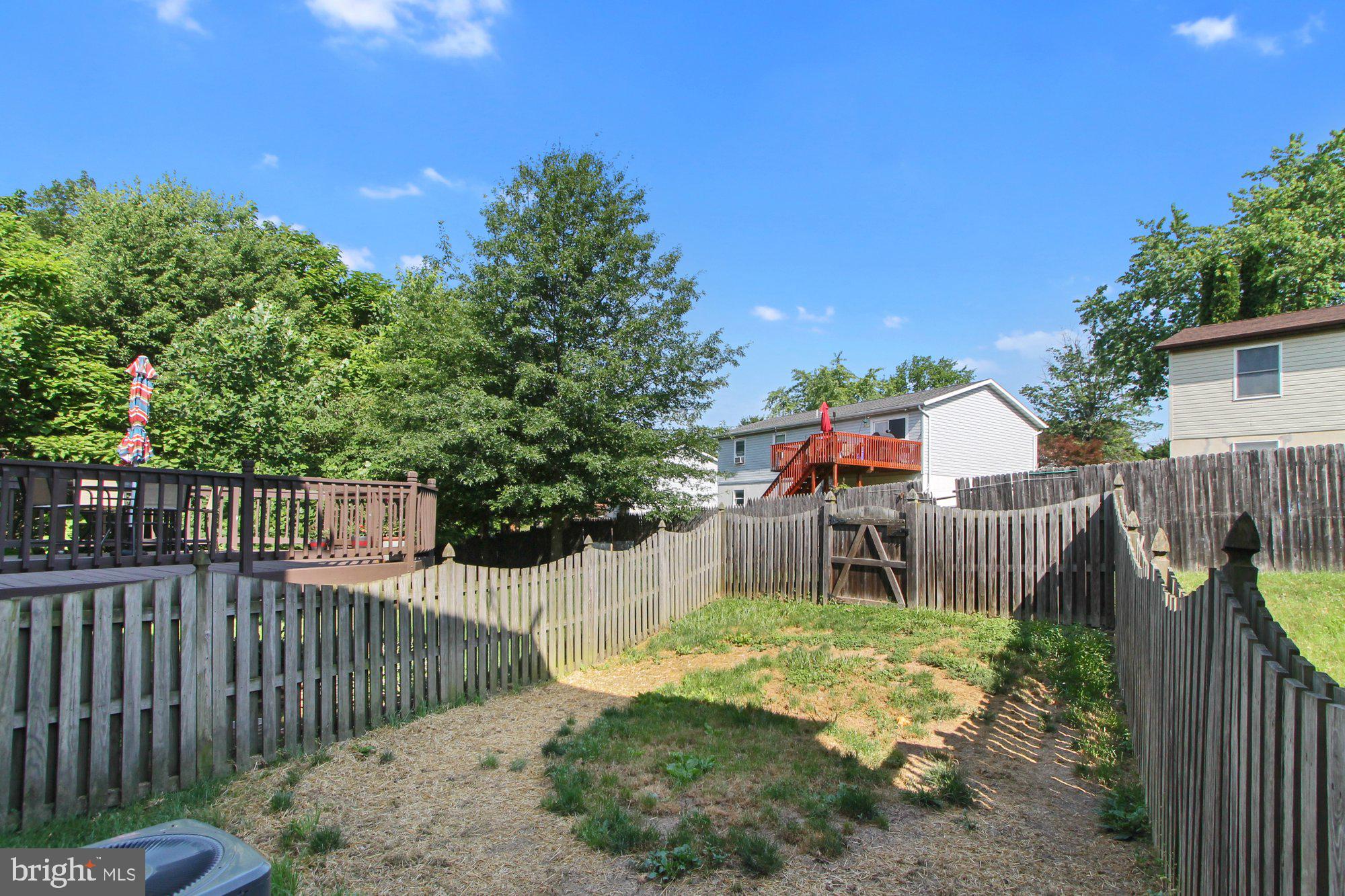 COLONIAL HILLS - Residential