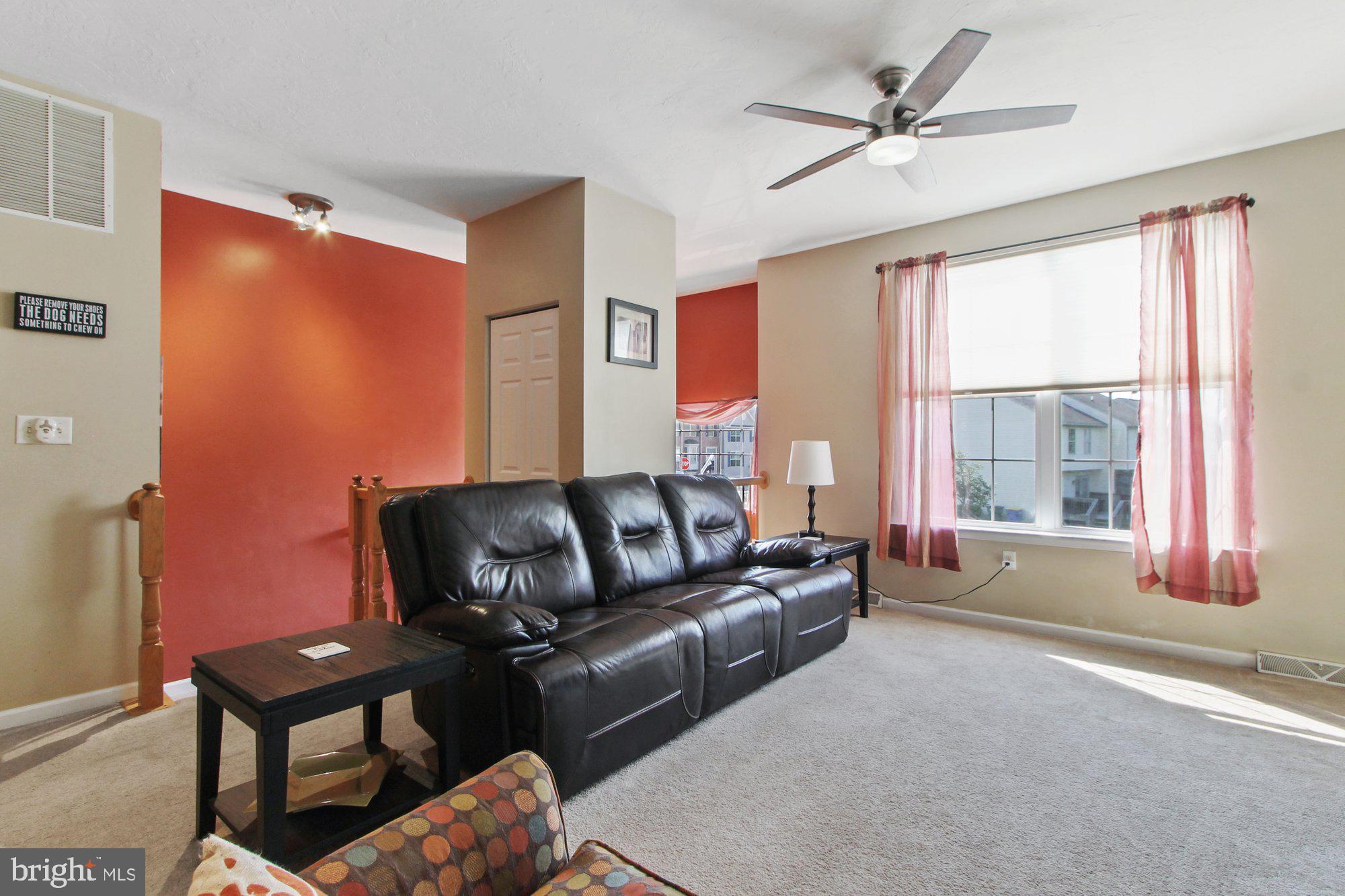 COLONIAL HILLS - Residential