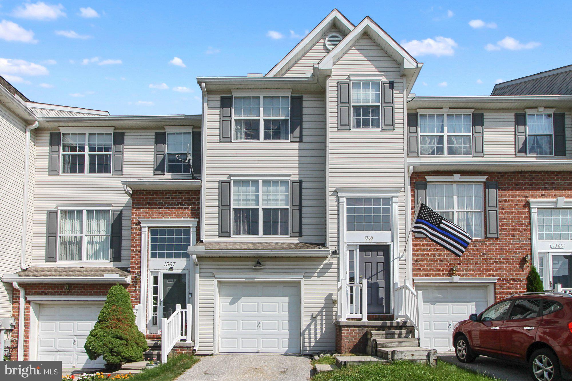 COLONIAL HILLS - Residential