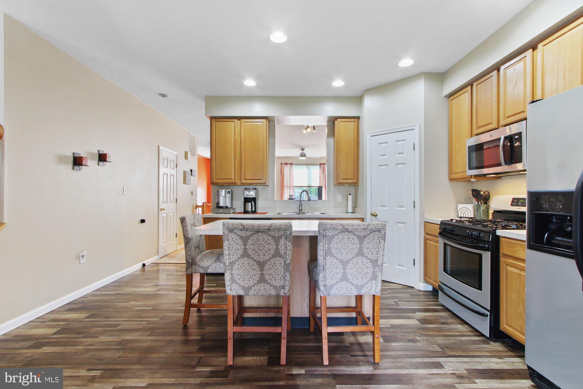 COLONIAL HILLS - Residential