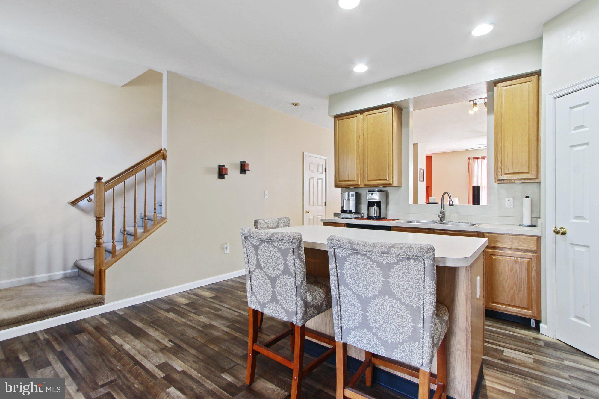 COLONIAL HILLS - Residential