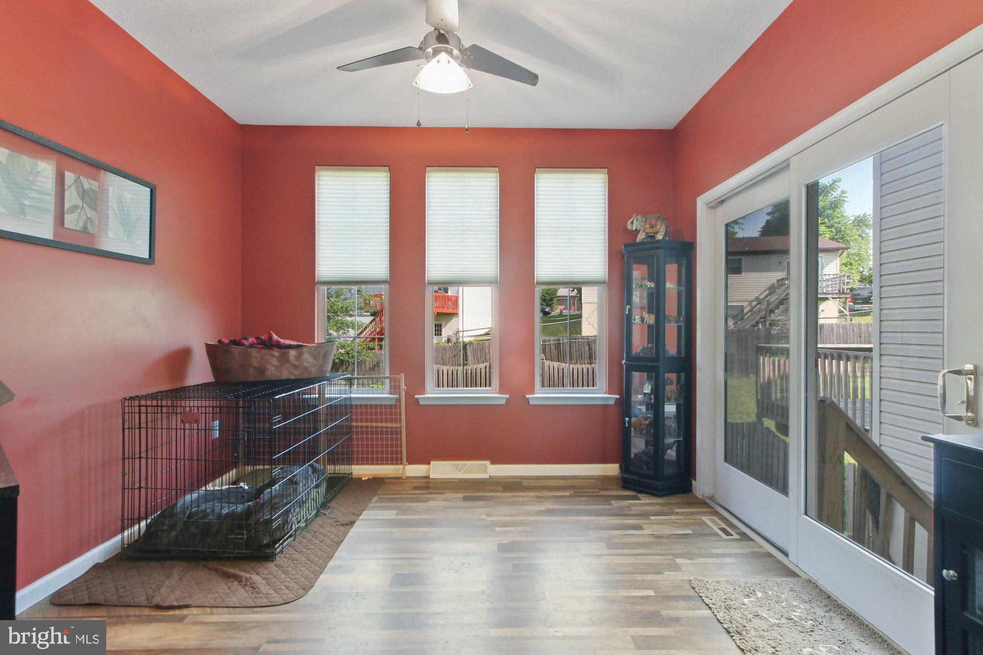COLONIAL HILLS - Residential