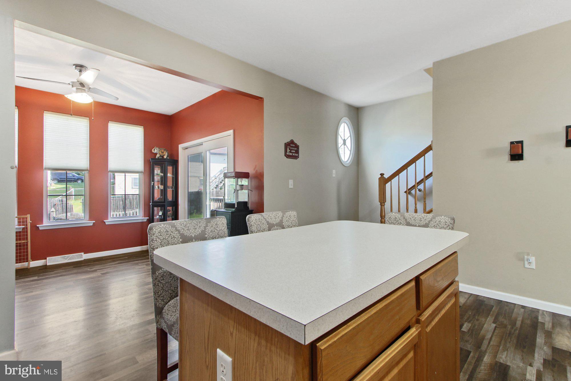 COLONIAL HILLS - Residential