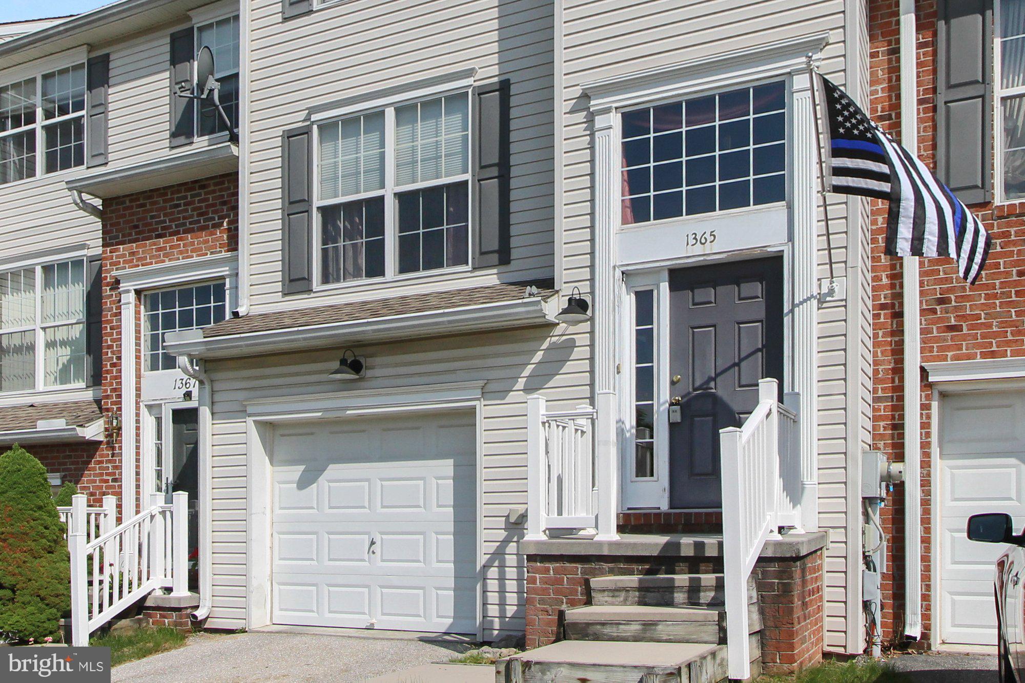 COLONIAL HILLS - Residential