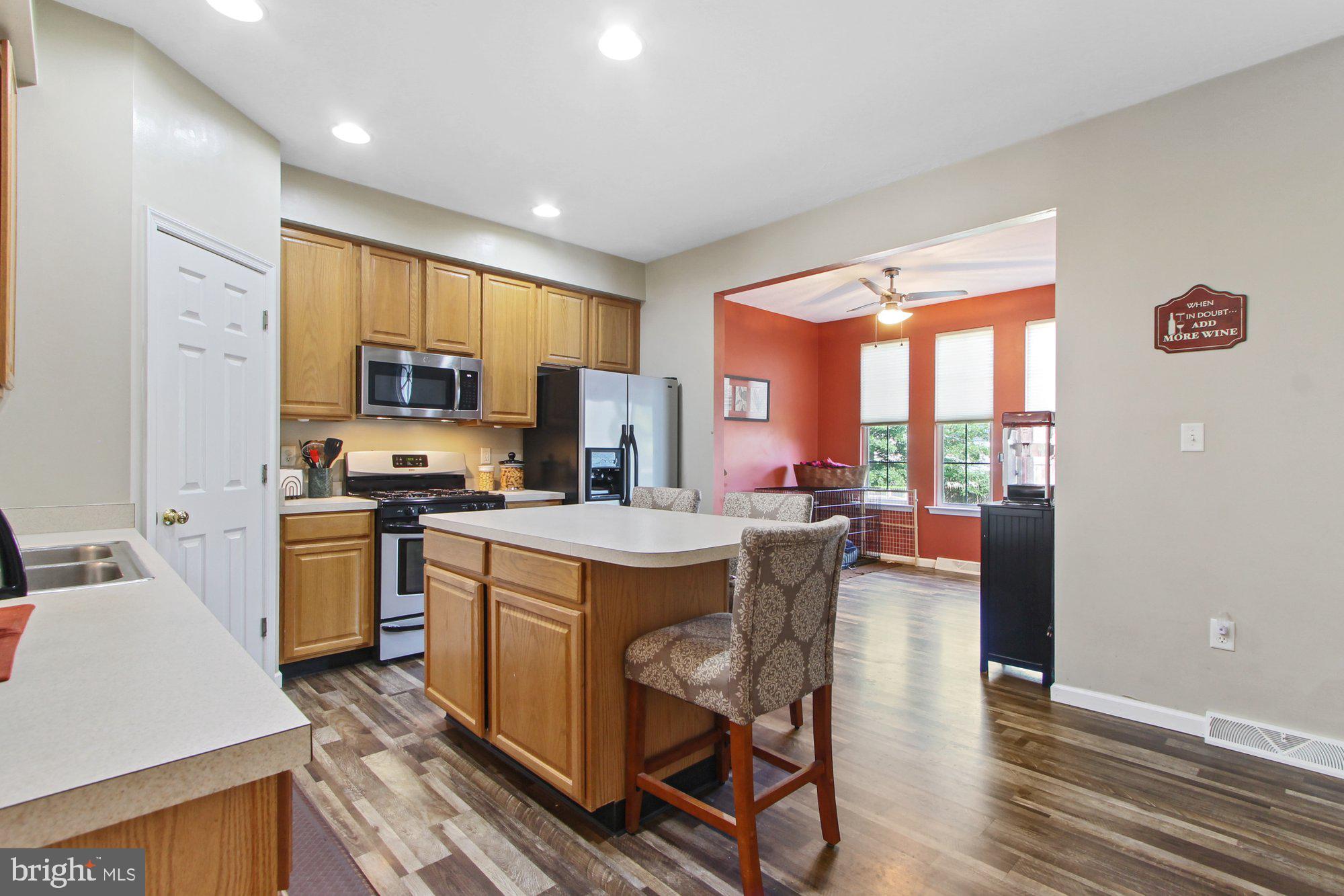 COLONIAL HILLS - Residential