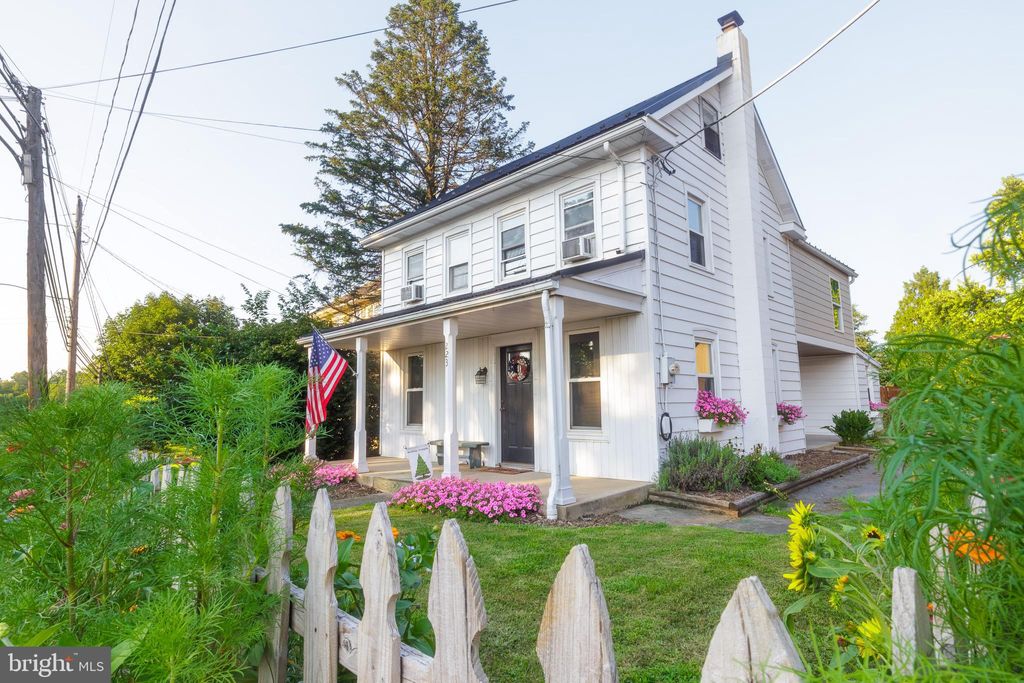 Photo of 223 S State Street, LEOLA, PA 17540 (MLS # PALA2073246)