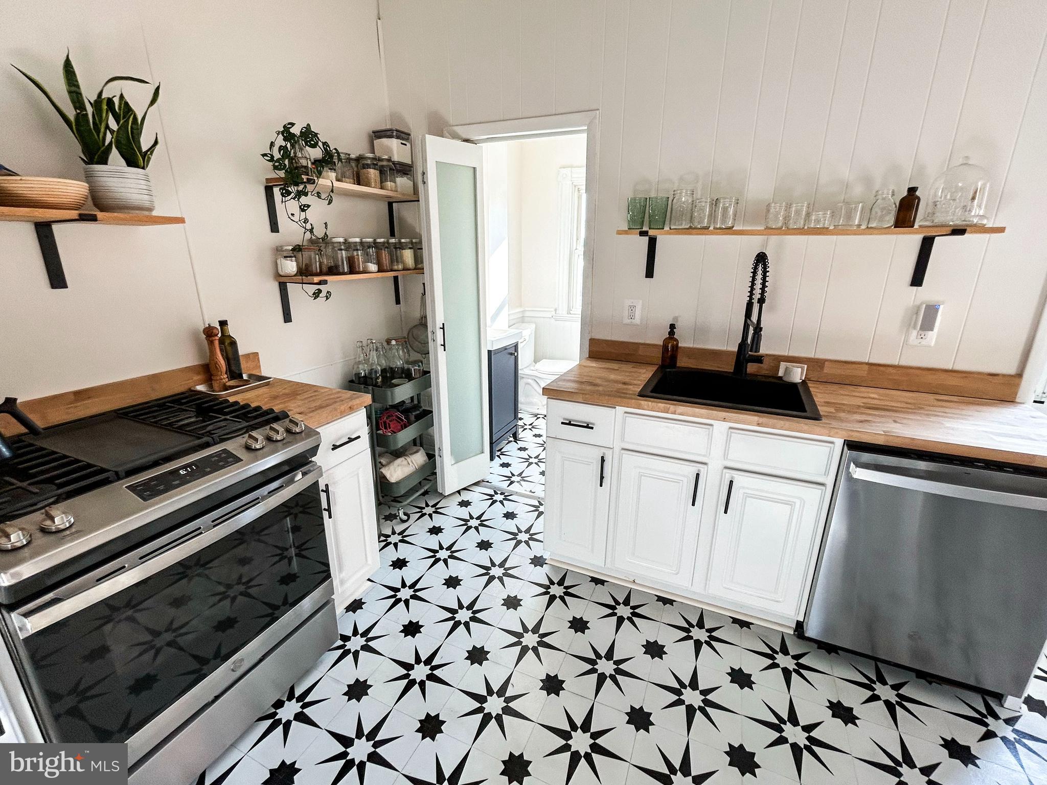 HAMPDEN HISTORIC DISTRICT - Residential