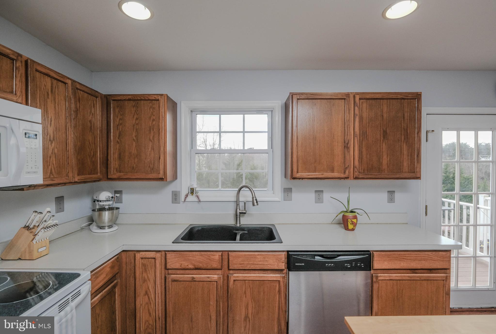 THE TOWNES AT OAKHURST - Residential