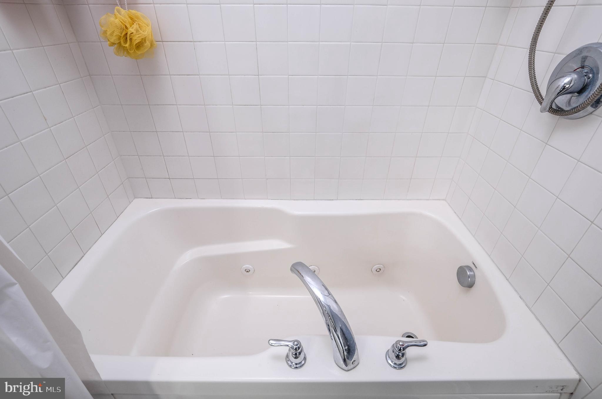 THE TOWNES AT OAKHURST - Residential