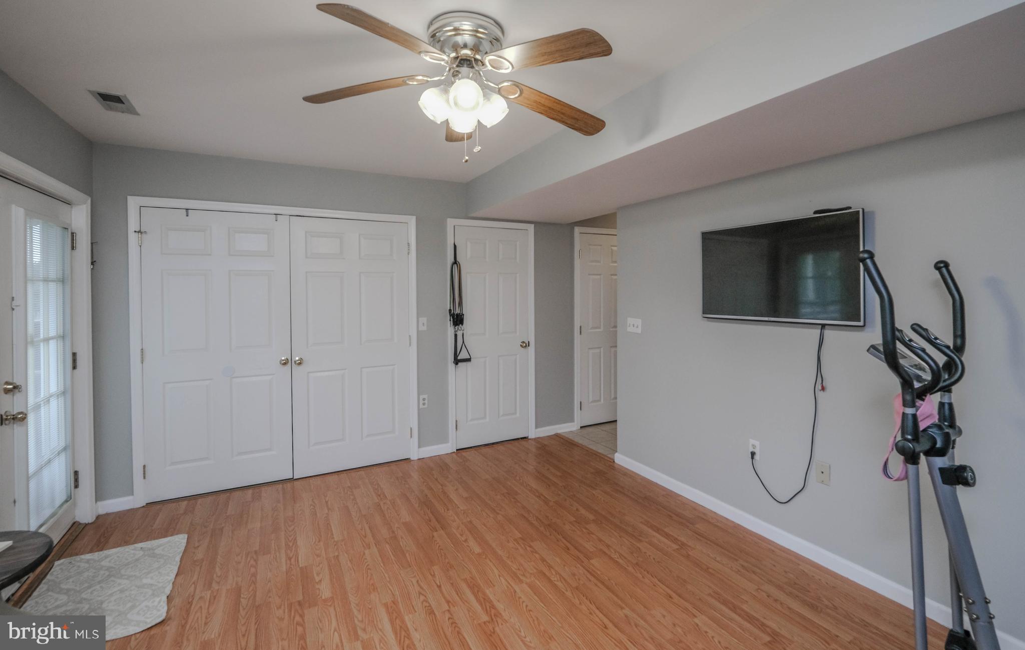 THE TOWNES AT OAKHURST - Residential