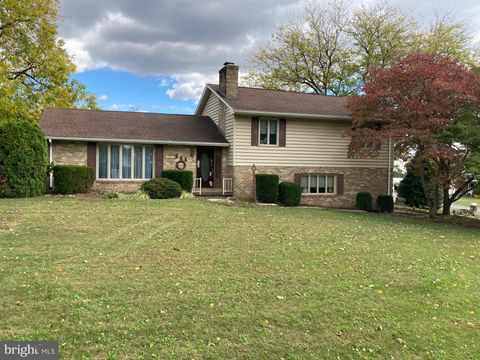 308 WENDY DRIVE FAYETTEVILLE PA 17222