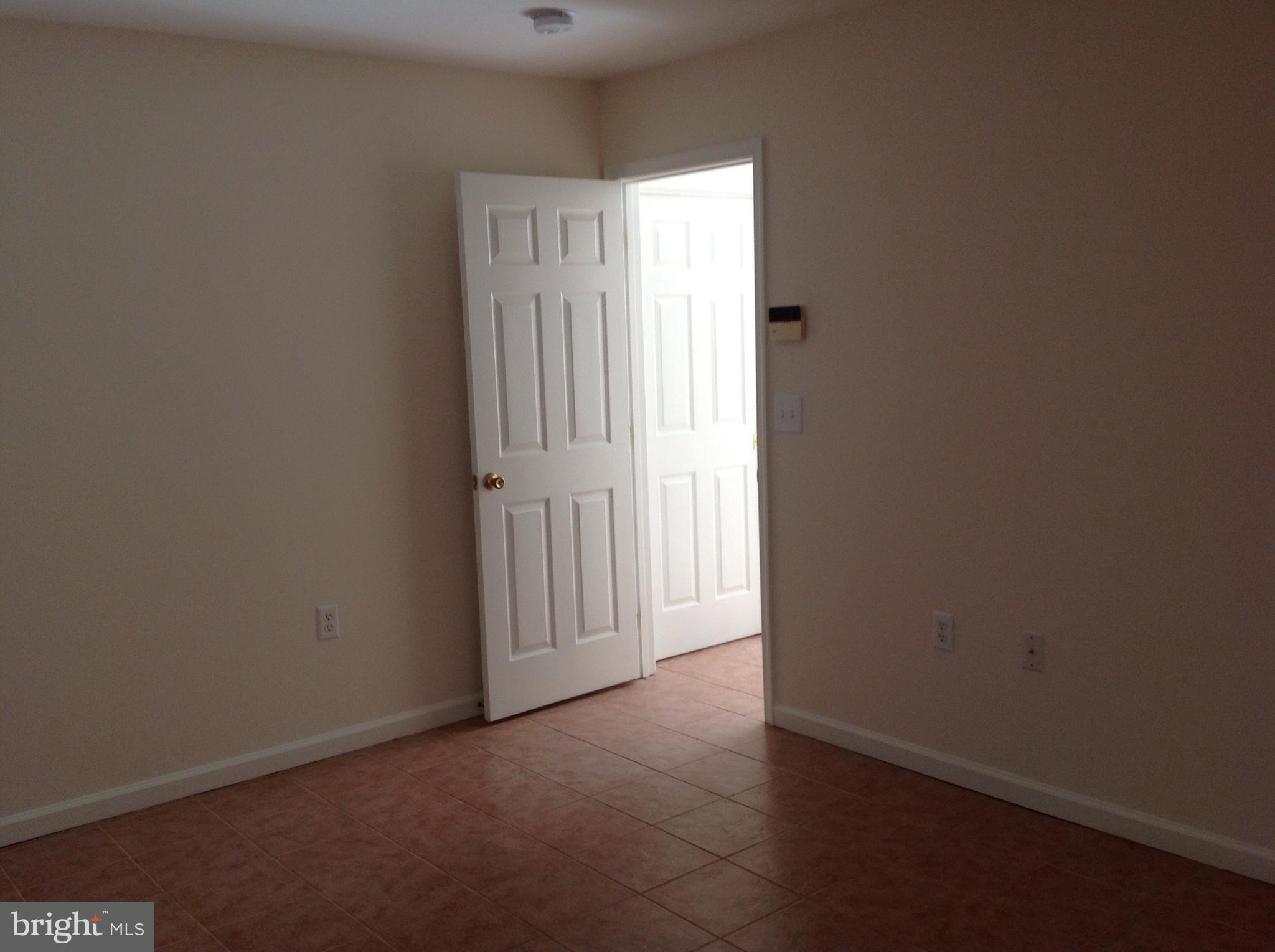 EASTON - Residential Lease