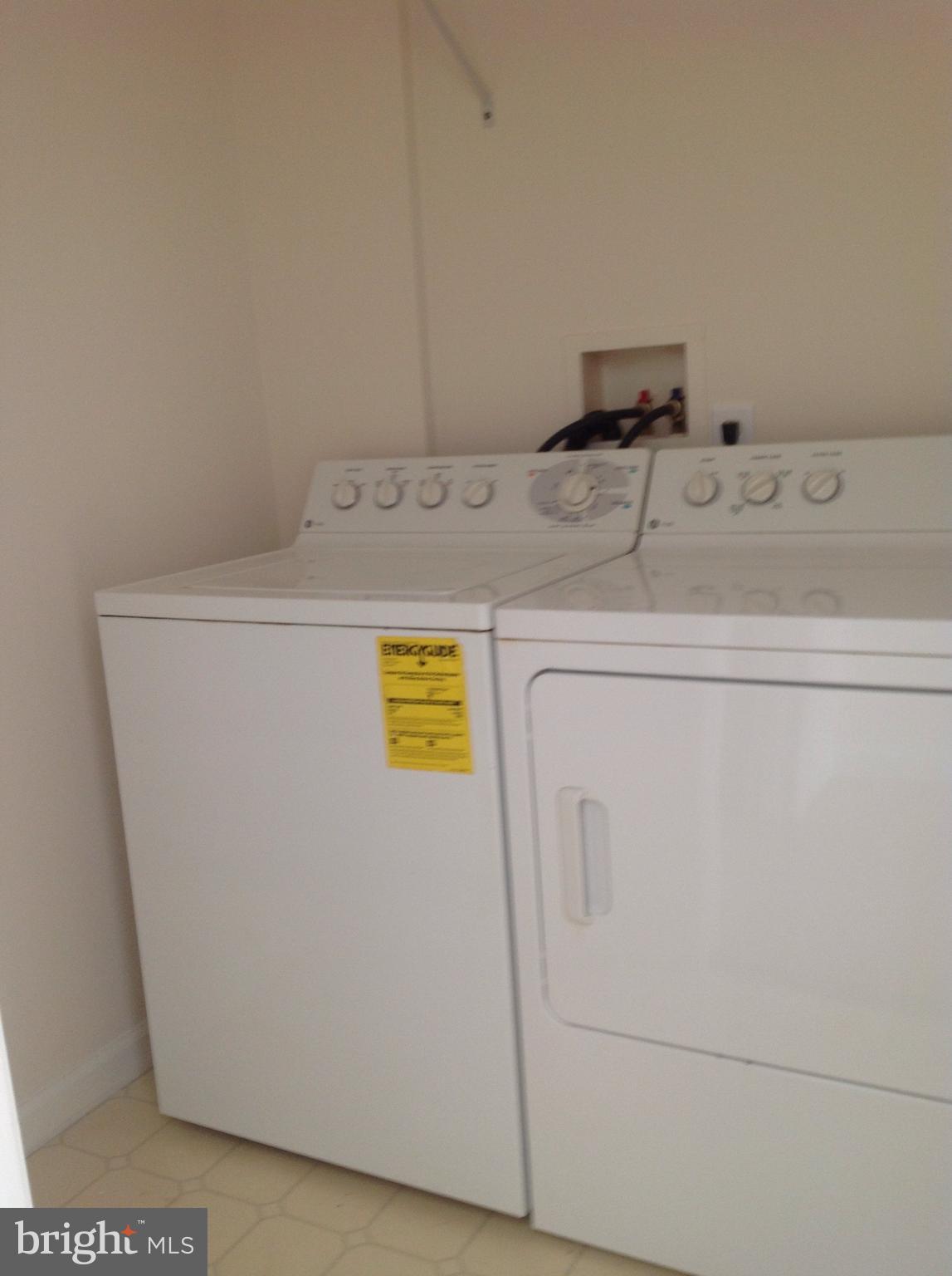 EASTON - Residential Lease