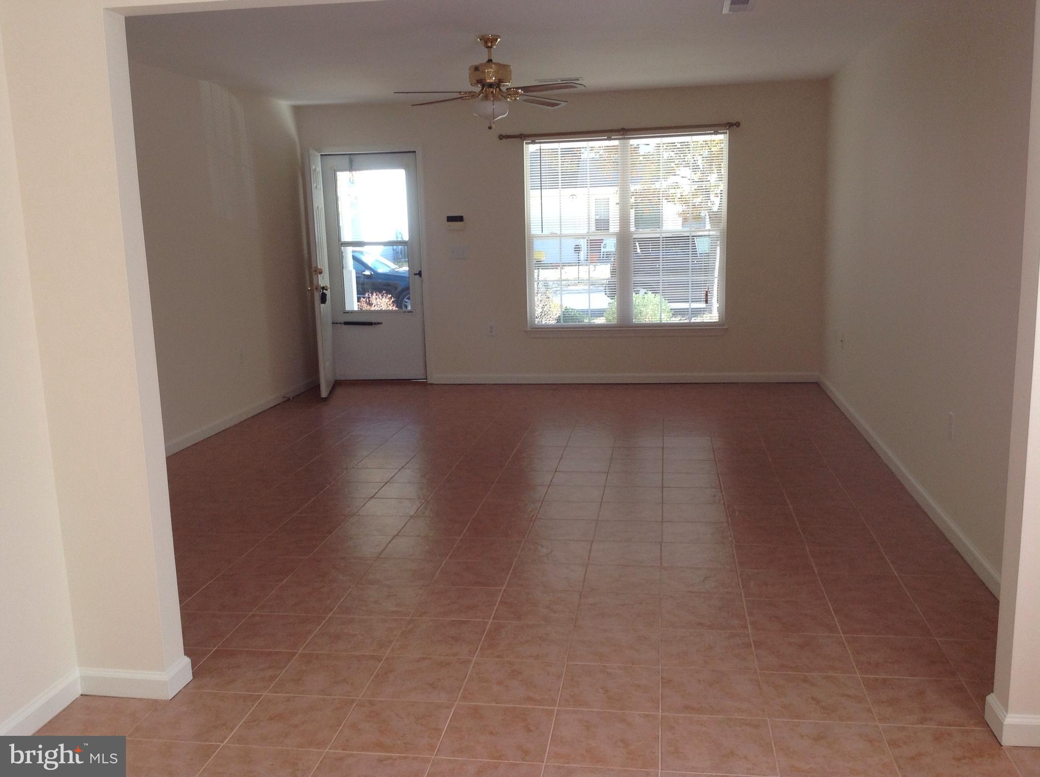 EASTON - Residential Lease