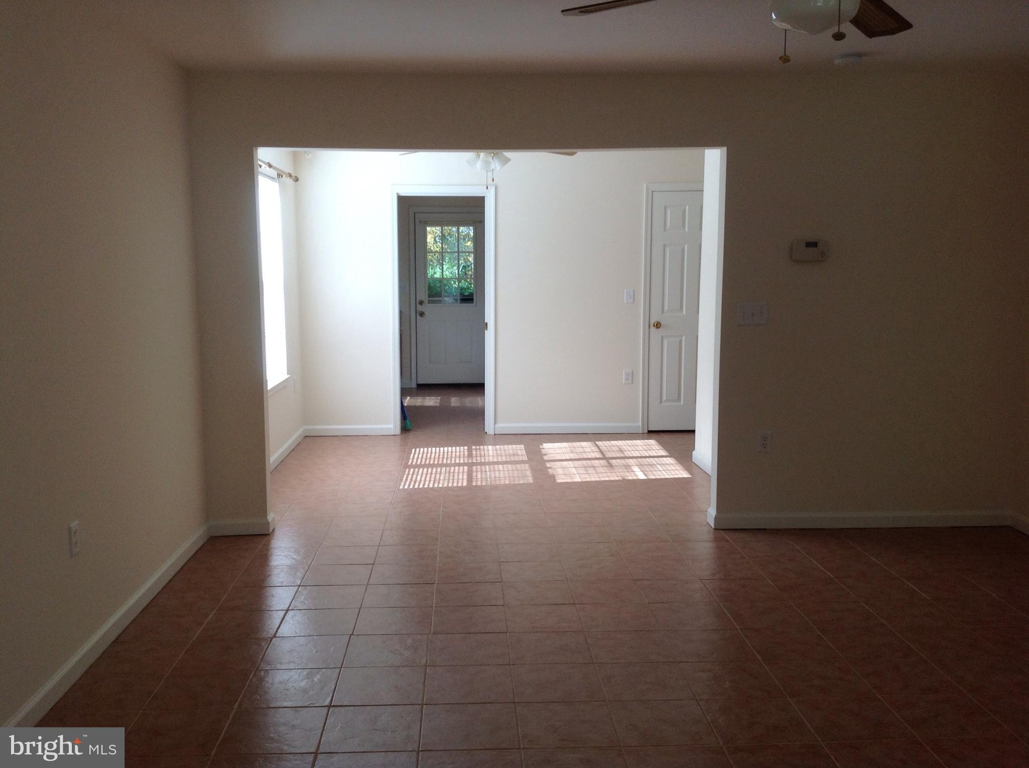 EASTON - Residential Lease