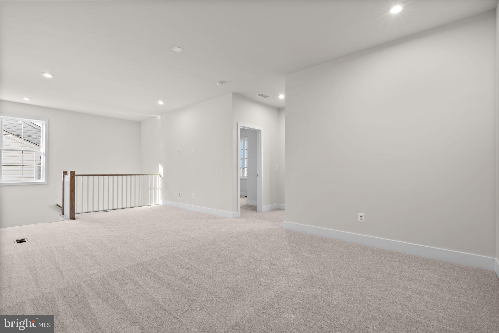 HIATT POINTE AT SNOWDEN BRIDGE - Residential