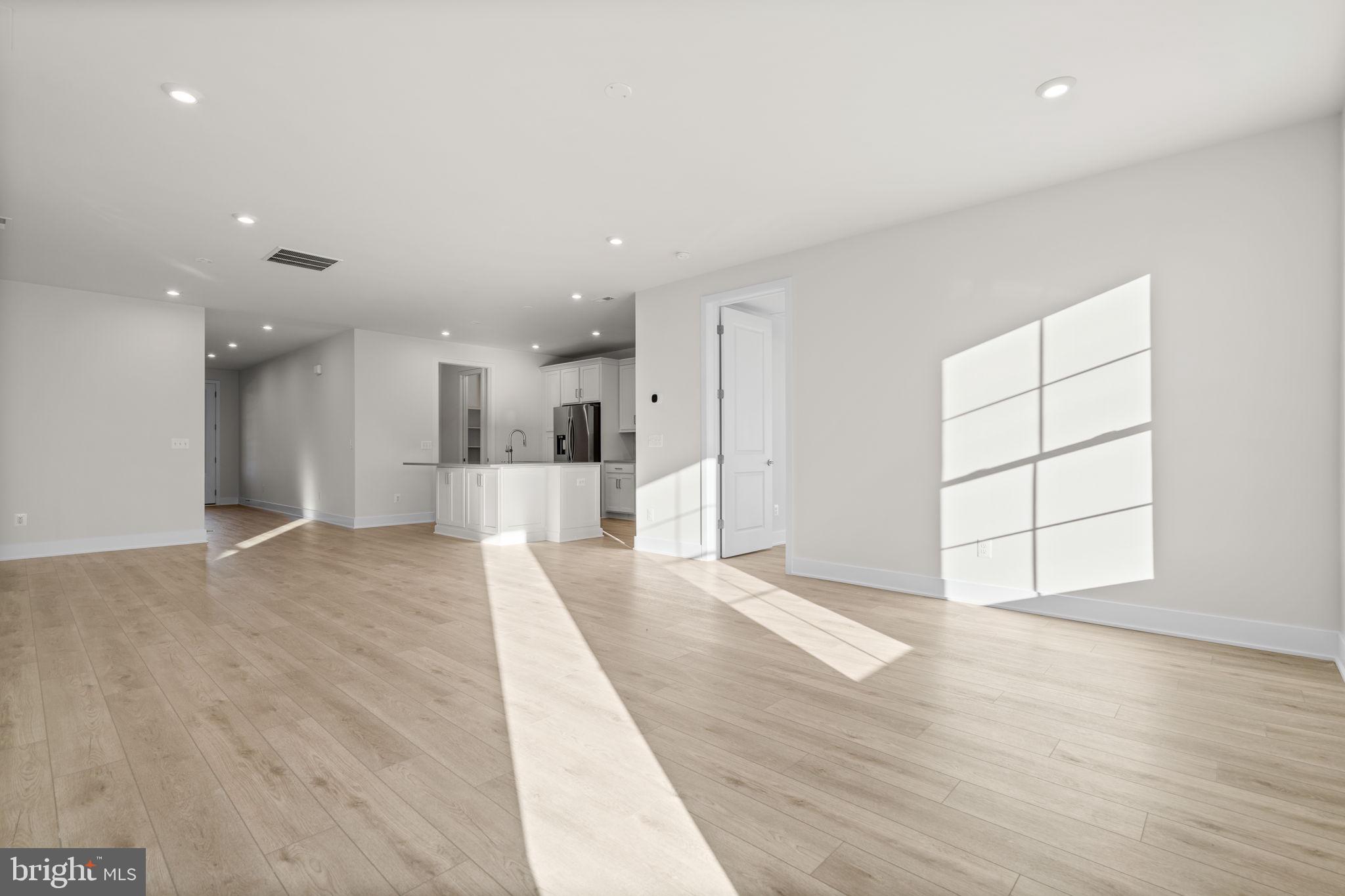 HIATT POINTE AT SNOWDEN BRIDGE - Residential