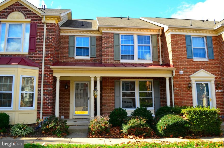 Perfect location - within minutes from major highways and the Metro. 2,100 sq. ft. of living space in this bright 3 level, 3 bedroom, 3 full and 1 half bath townhouse. 9' and 11' vaulted ceilings. Custom master bath with granite and glass, 2 assigned parking spaces.New HW floors, new carpets, fresh paint, SS appliances. FIOS. Ready to move-in 03/25/16. Good credit a must.