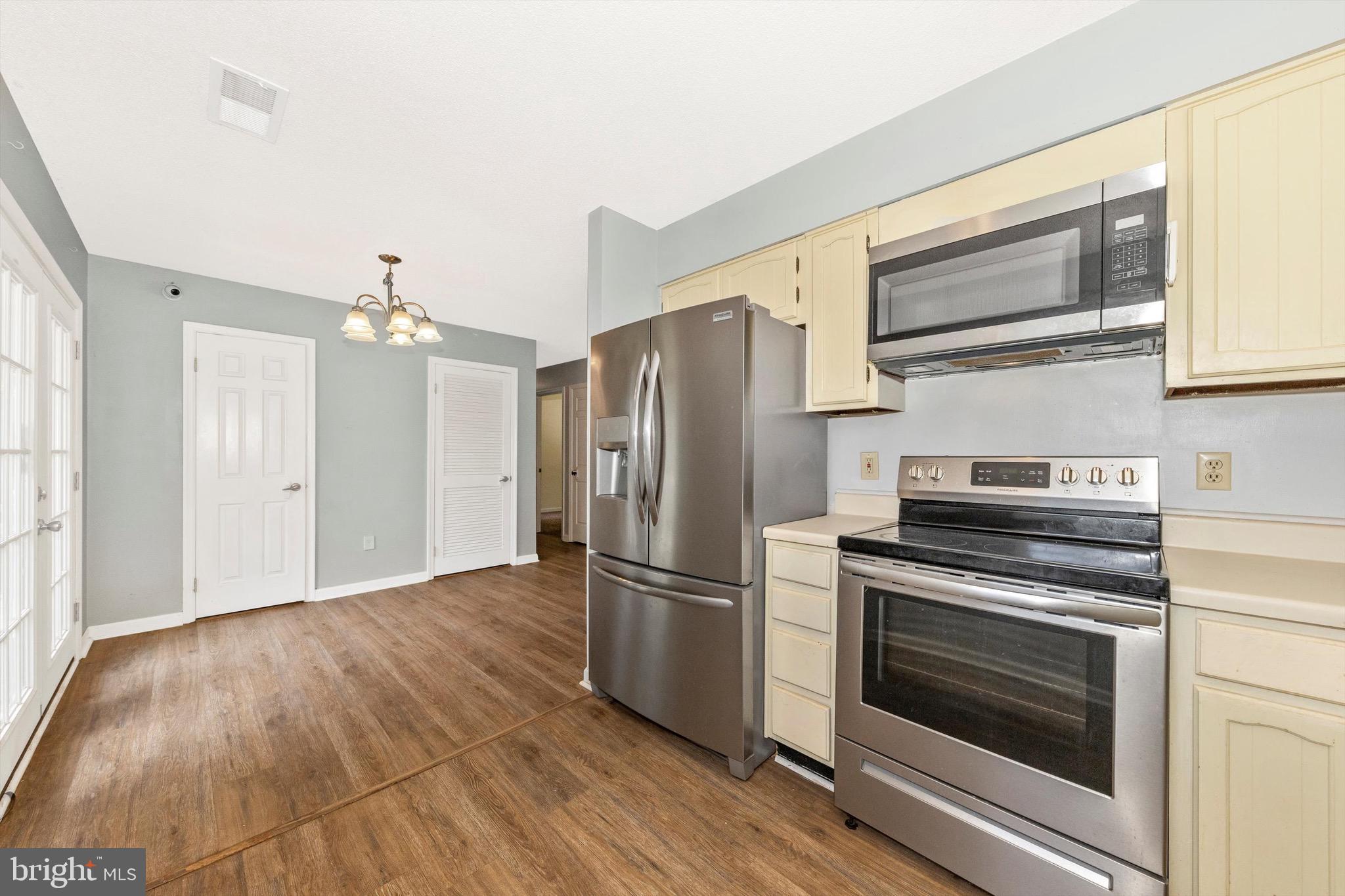 SECURITY HILLS - Residential