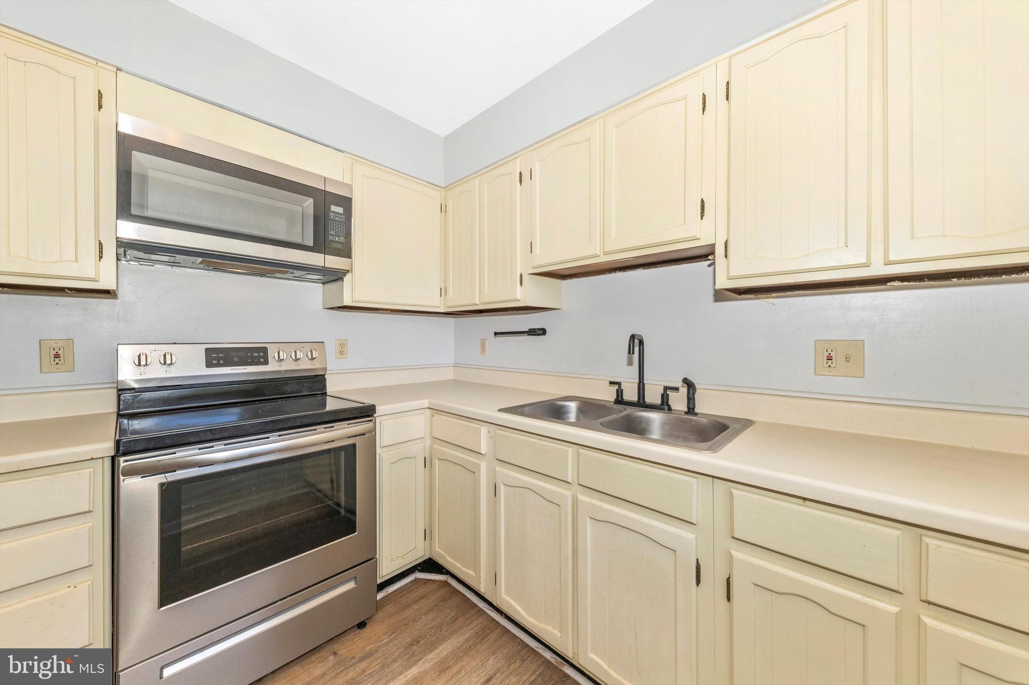 SECURITY HILLS - Residential