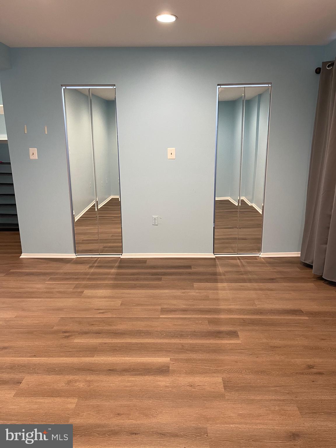 VILLA RIDGE CONDOMINIUM - Residential Lease