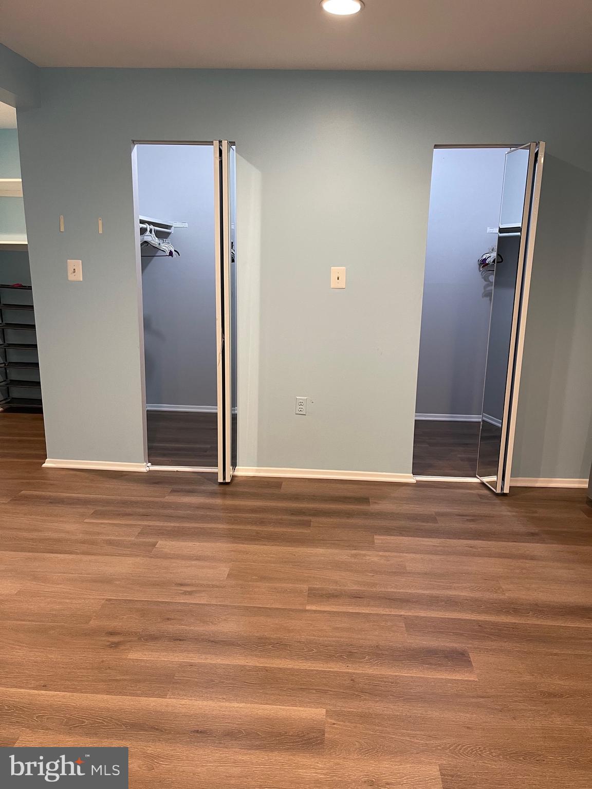 VILLA RIDGE CONDOMINIUM - Residential Lease