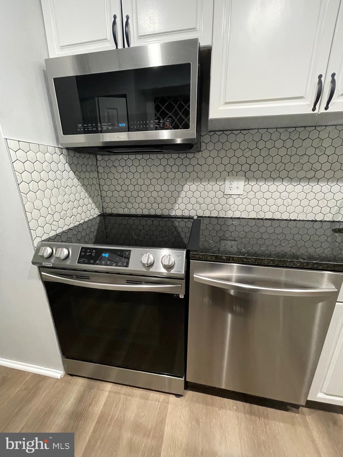 VILLA RIDGE CONDOMINIUM - Residential Lease