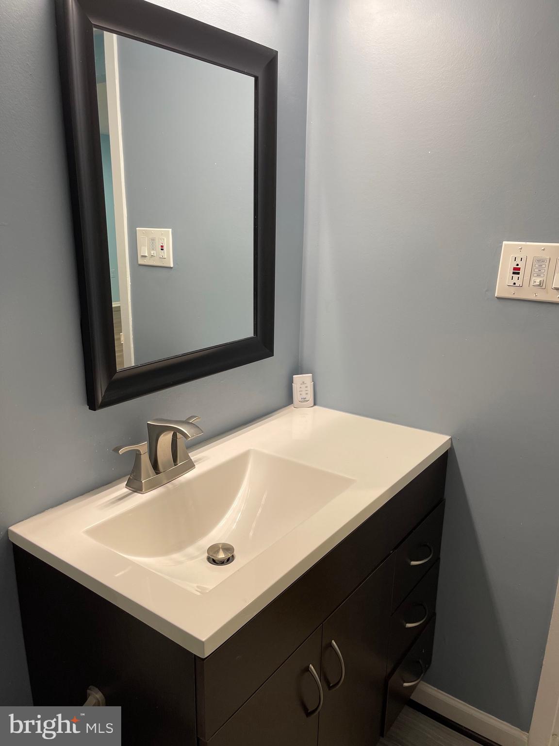 VILLA RIDGE CONDOMINIUM - Residential Lease