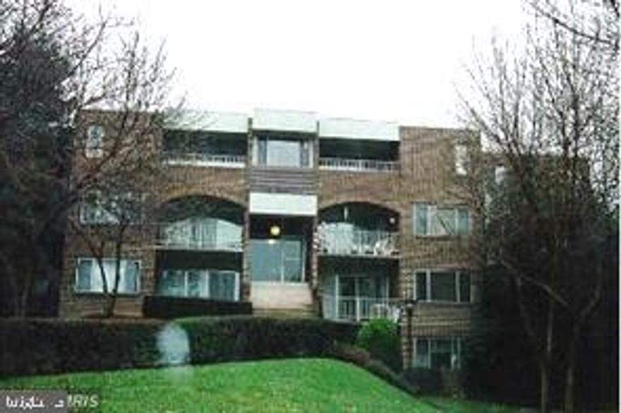 VERY SPACIOUS CONDO WITH 3 BEDROOM AND 2 FULL BATHS, BALCONY.  KITCHEN AND BATHROOMS HAVE BEEN UPDATED, WOOD FLOOR THRUOUT, ALL UTILITIES INCLUDED IN RENT...