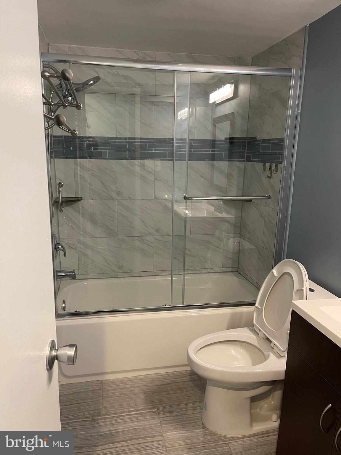 VILLA RIDGE CONDOMINIUM - Residential Lease