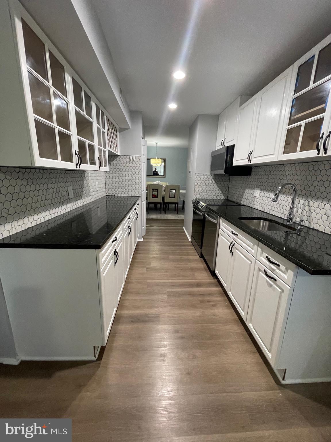 VILLA RIDGE CONDOMINIUM - Residential Lease