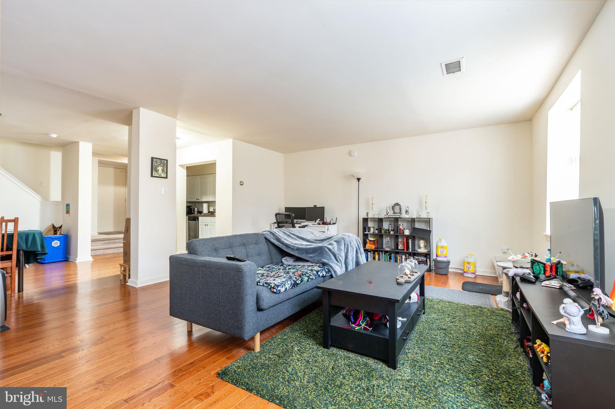 WASHINGTON SQ WEST - Residential Income