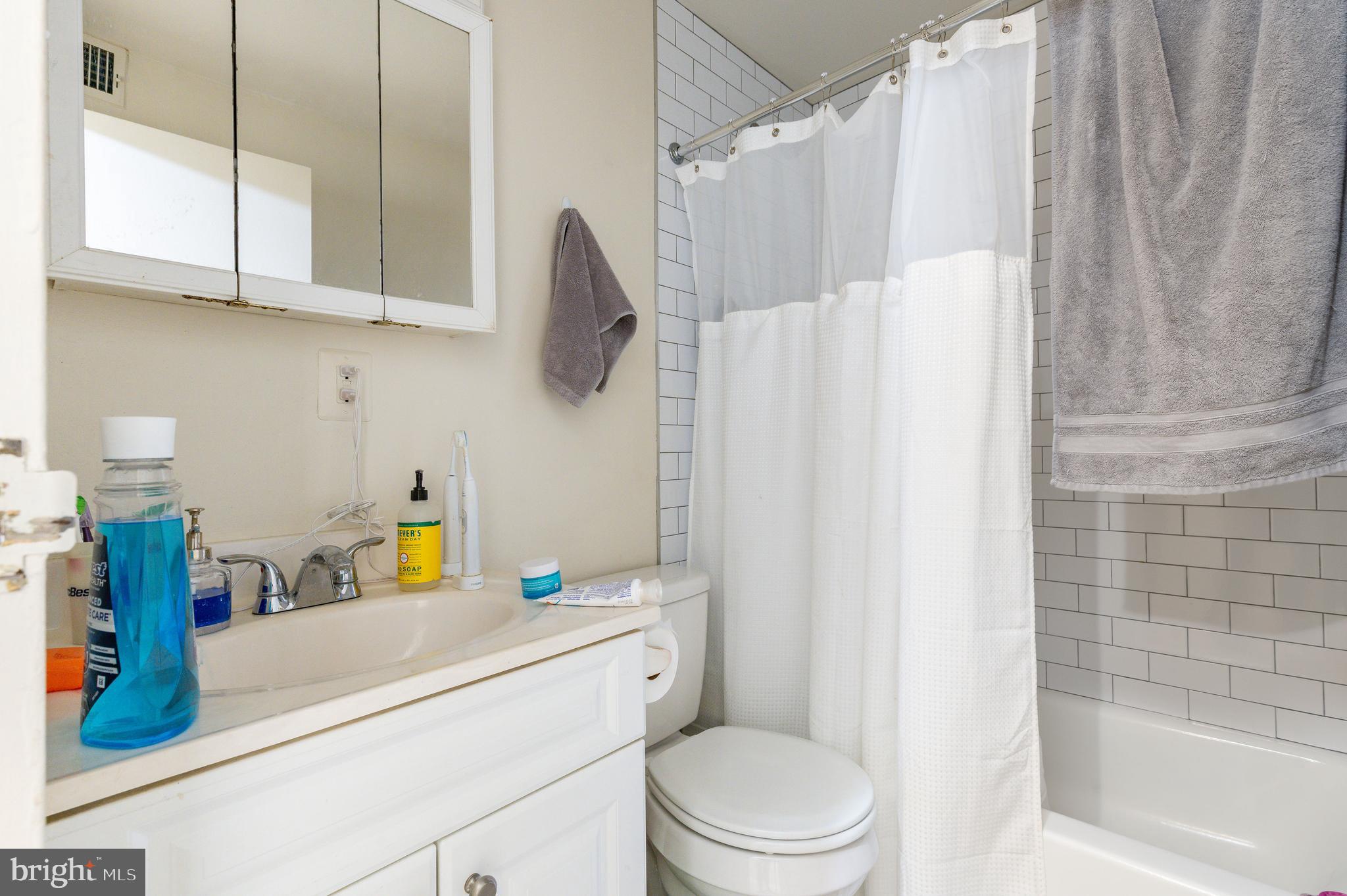 WASHINGTON SQ WEST - Residential Income