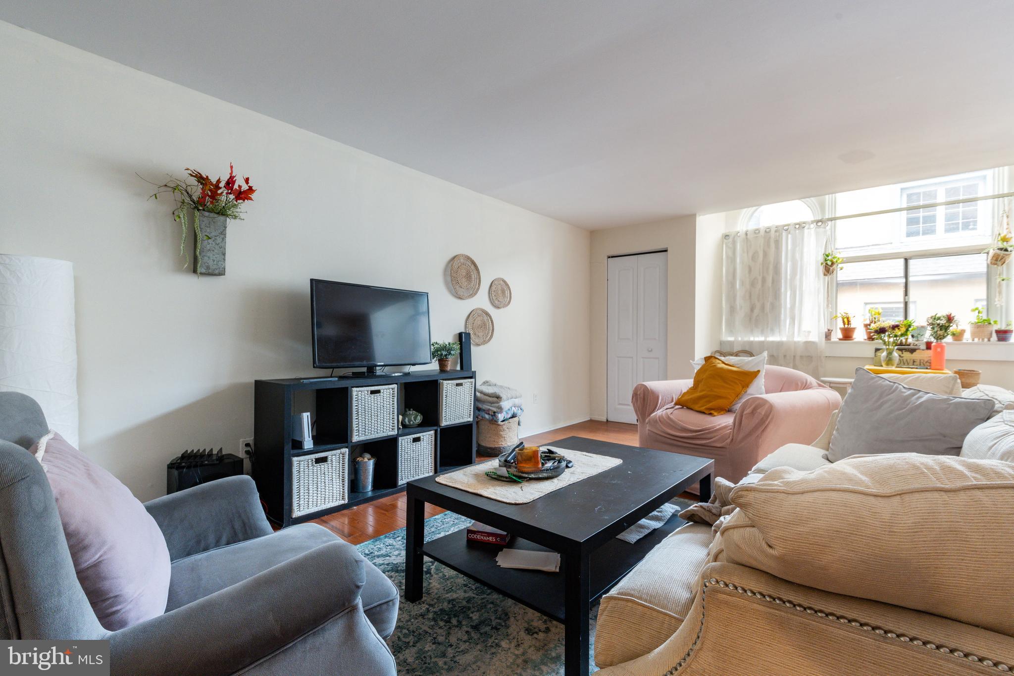 WASHINGTON SQ WEST - Residential Income