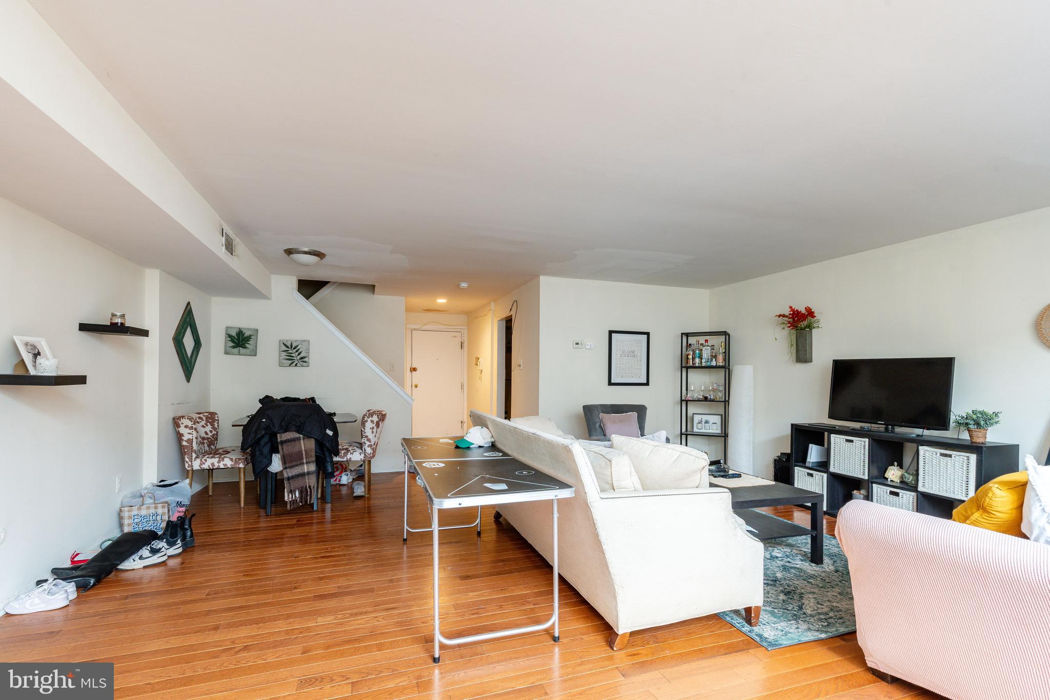 WASHINGTON SQ WEST - Residential Income