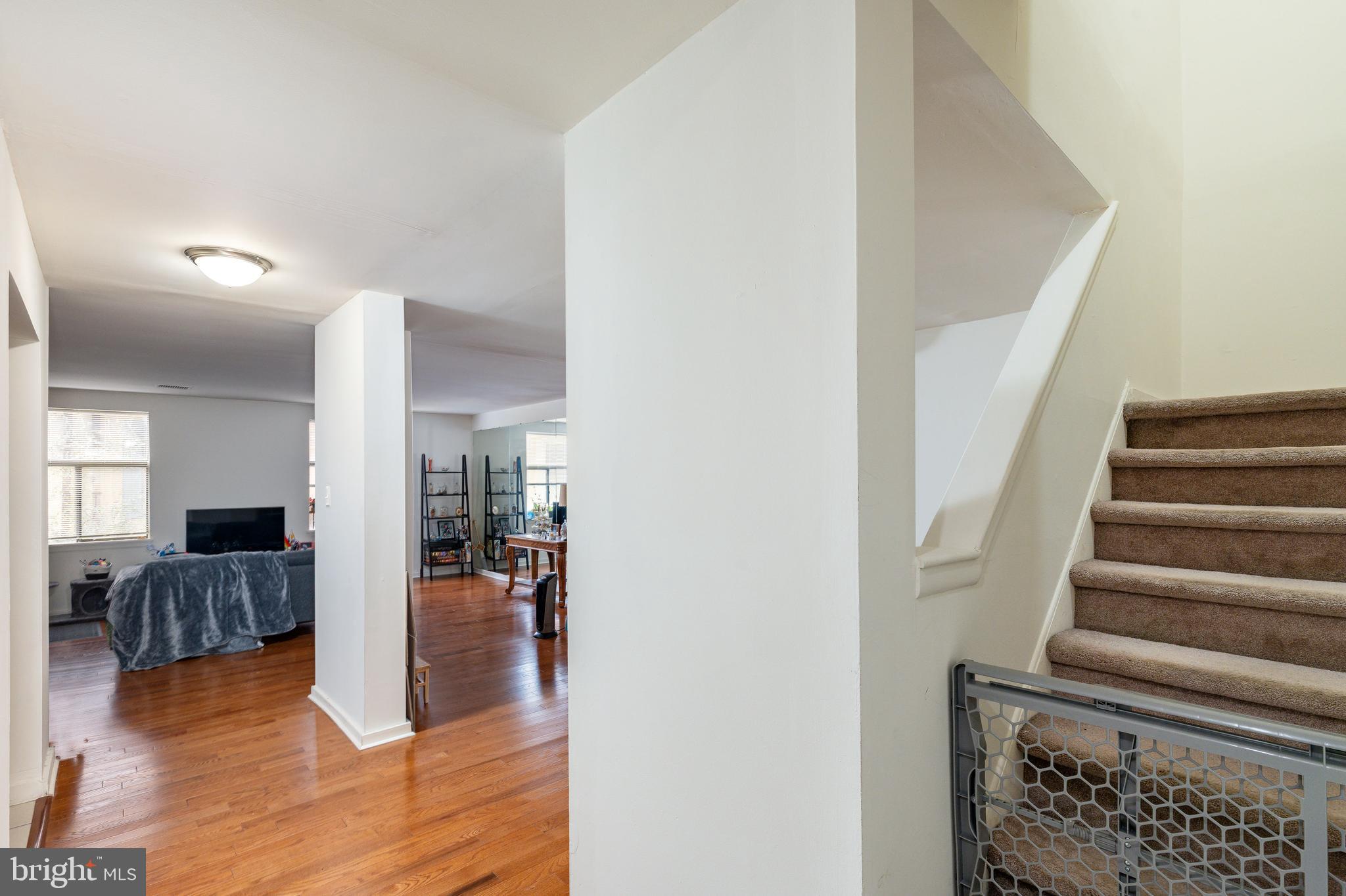 WASHINGTON SQ WEST - Residential Income