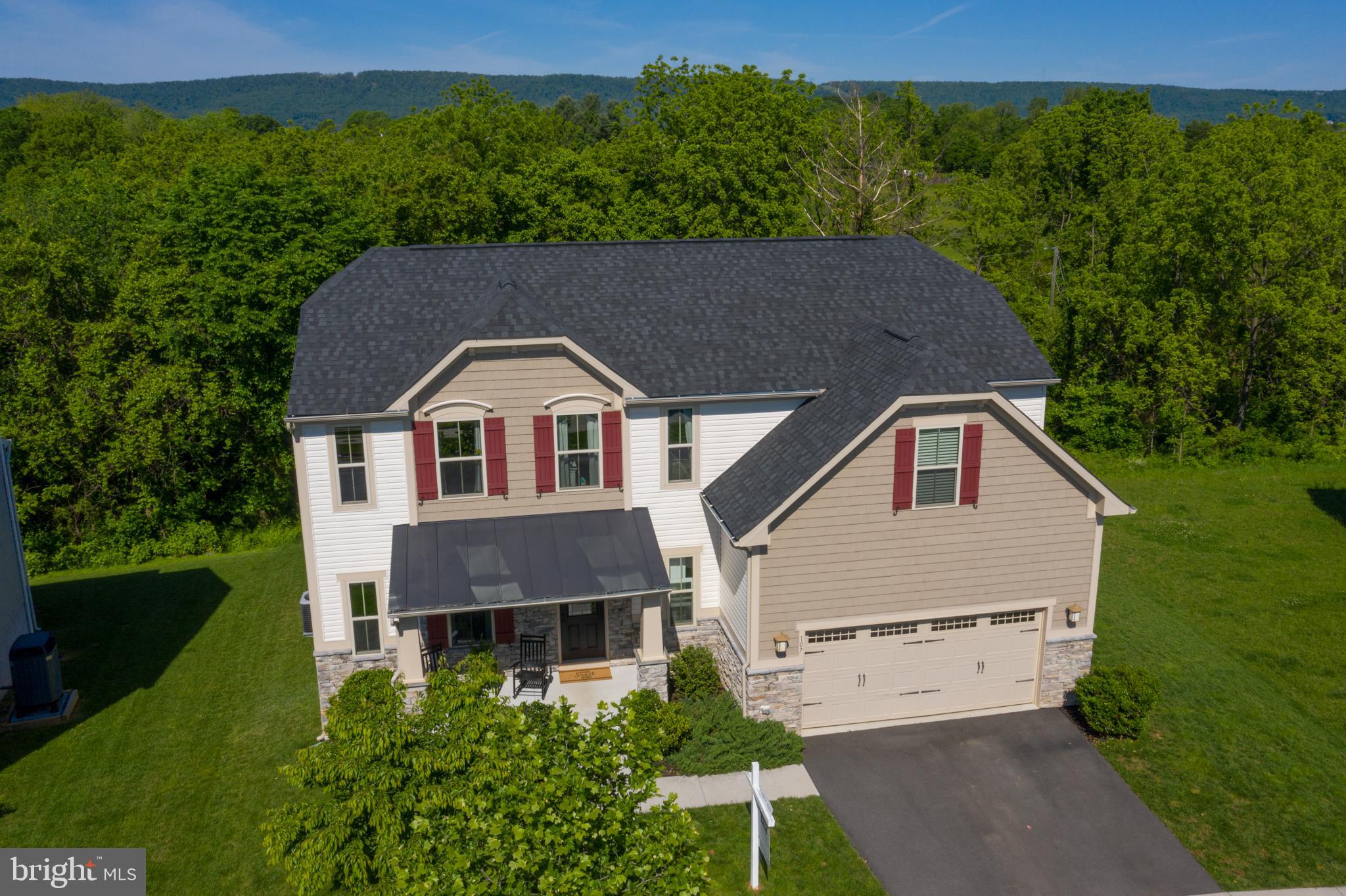 LOVETTSVILLE TOWN CENTER - Residential